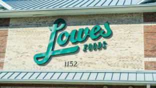 lowes foods sign